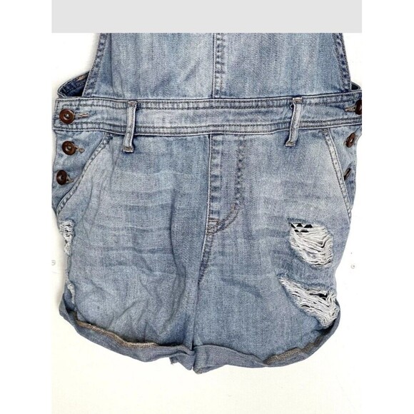 Forever 21 Womens Overall Shorts Size 29 Rolled Up Jean Light Wash Distressed - Picture 10 of 12